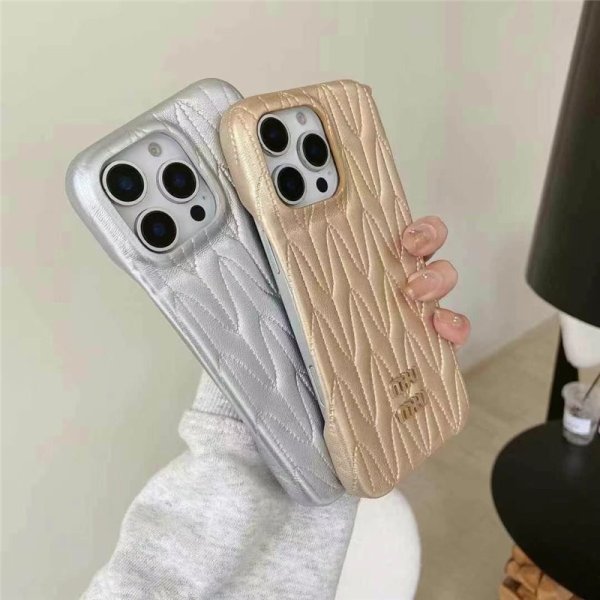 miumiu iphoneケース ミュウミュウ iphone16/16pro ケース シンプル 可愛い iphone キルティング ケース iphone15/14/13 ケース お 揃い ブランド - 画像 (4)